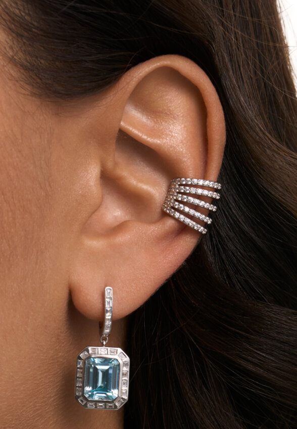 Серебряные серьги-подвесы ПОЛНОЧЬ с голубыми фианитами в огранке Эмеральд MIE