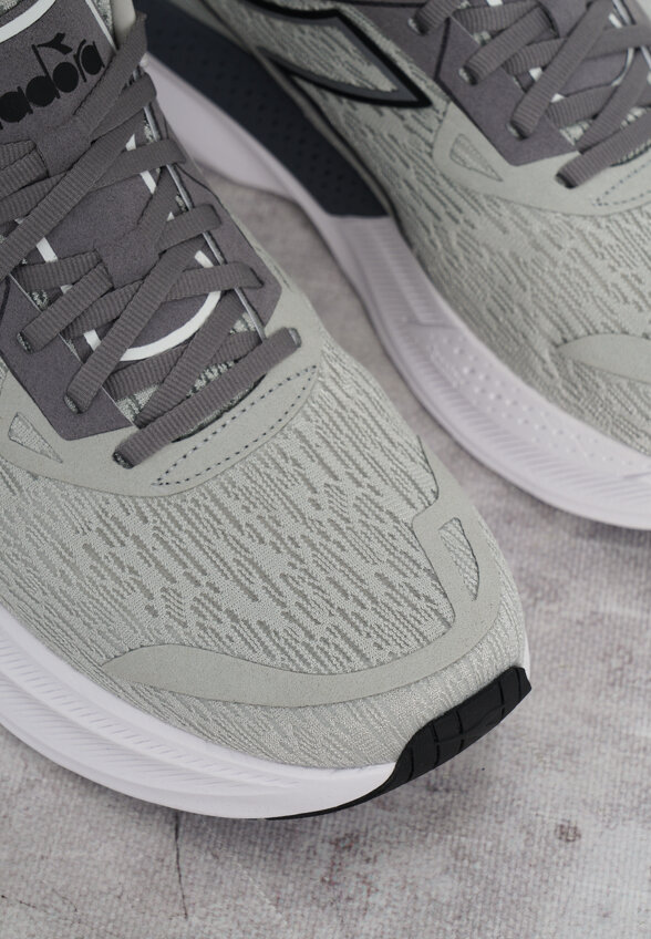 Кроссовки мужские Diadora Nucleo 2, Серебряный