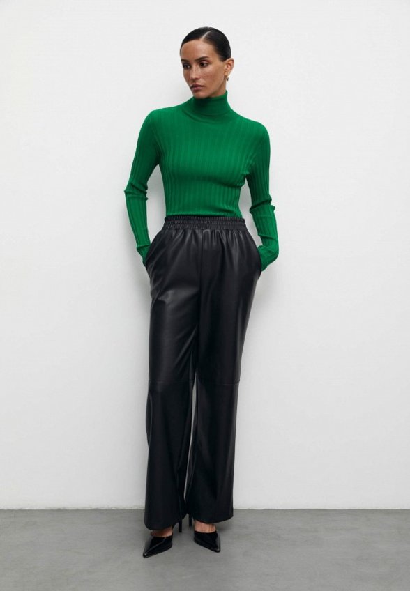 Водолазка Charmstore