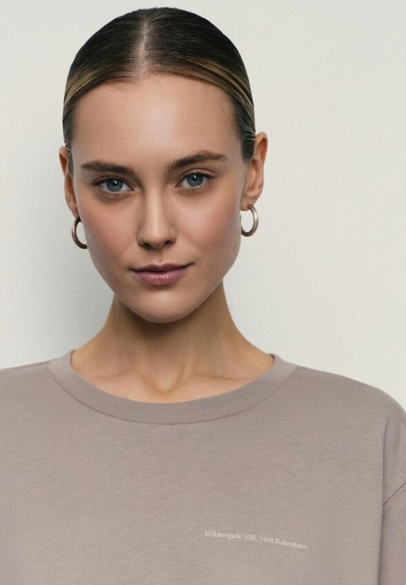 Футболка Zarina