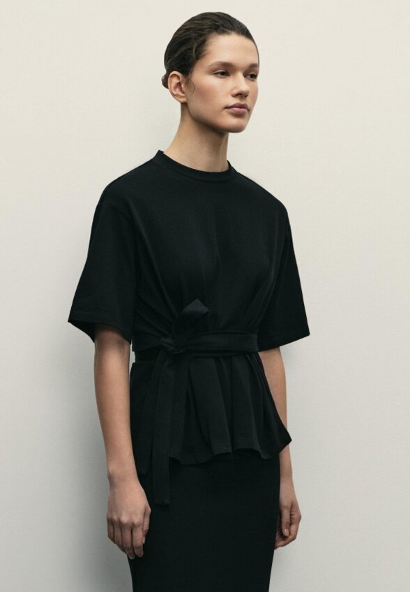 Футболка Zarina