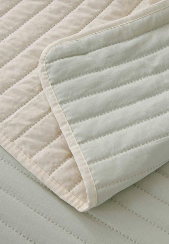 Комплект с покрывалом Sofi De Marko