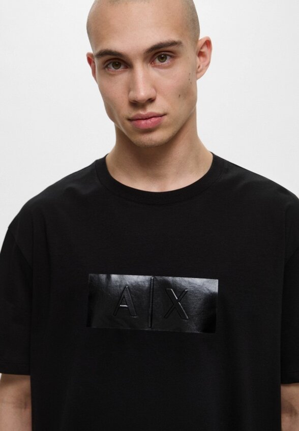 Футболка Armani Exchange