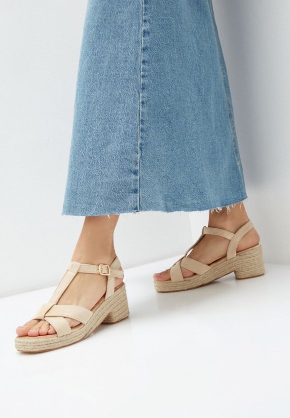 Босоножки Abricot