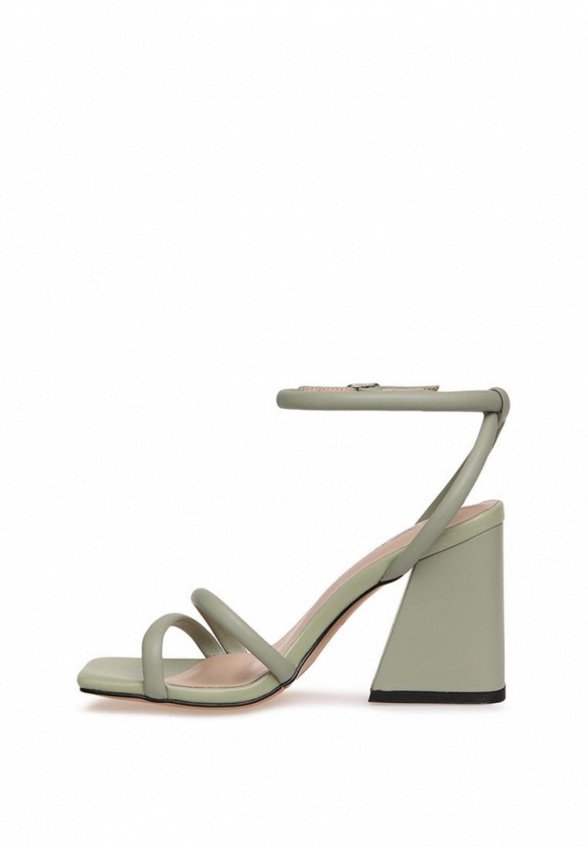 Босоножки El Tempo