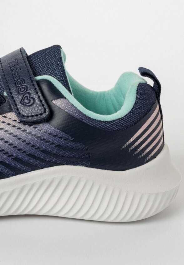 Кроссовки Tikkago