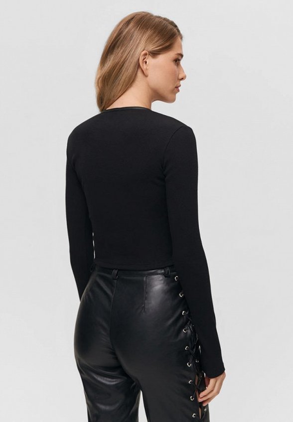 Джемпер Apiss