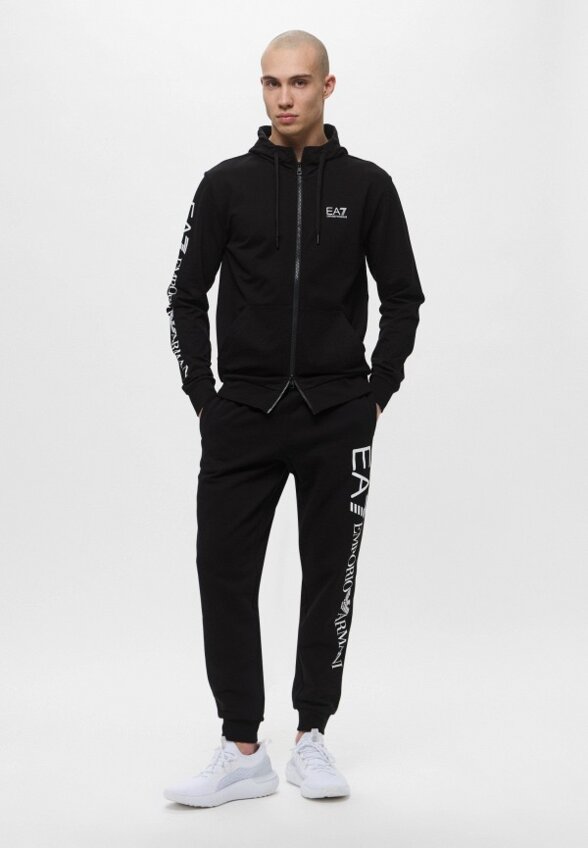 Толстовка EA7