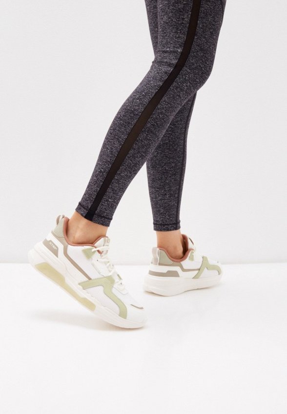 Кроссовки Xtep