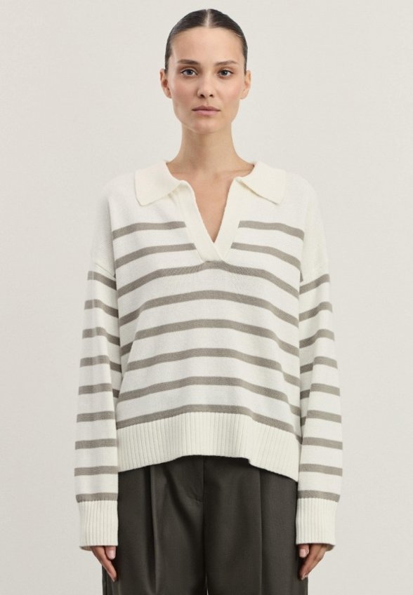 Пуловер Zarina