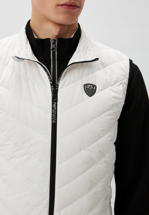 Жилет утепленный EA7