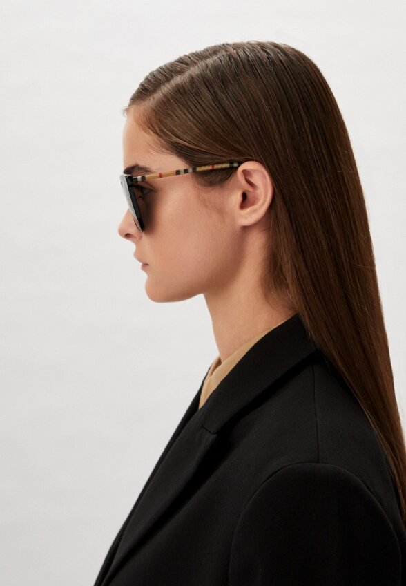 Очки солнцезащитные Burberry