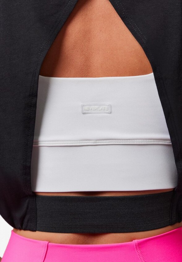 Футболка Neverlate