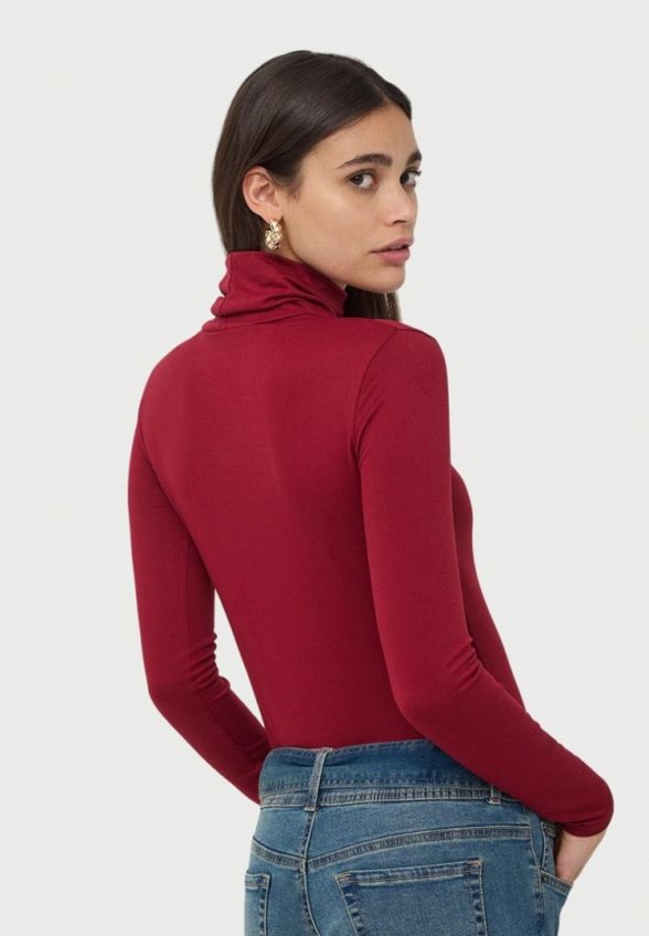 Водолазка Terranova