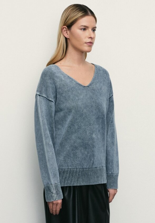 Пуловер Zarina