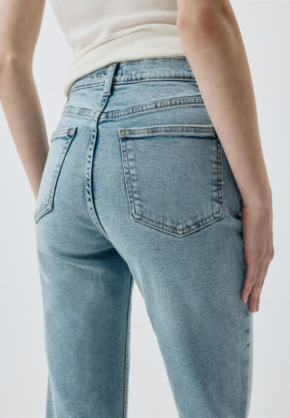 Джинсы 426 SLIM FIT с разрезами