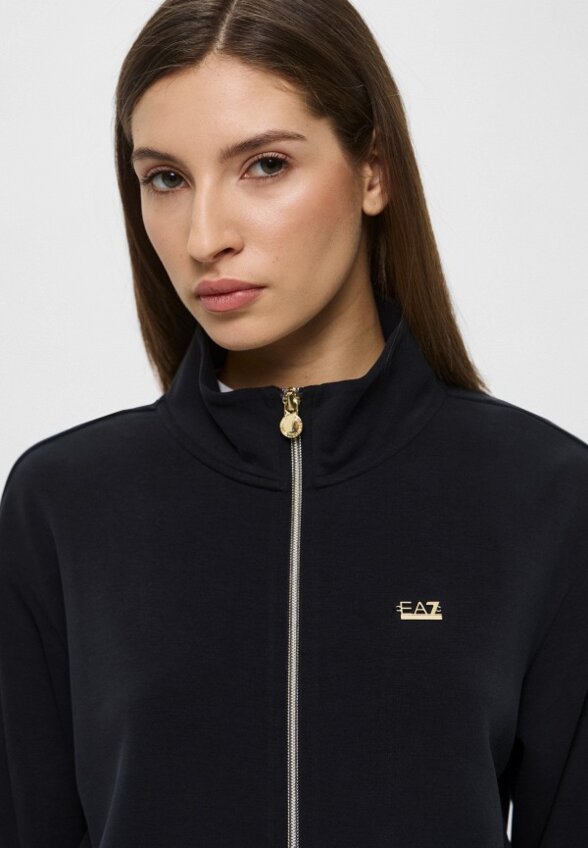 Олимпийка EA7