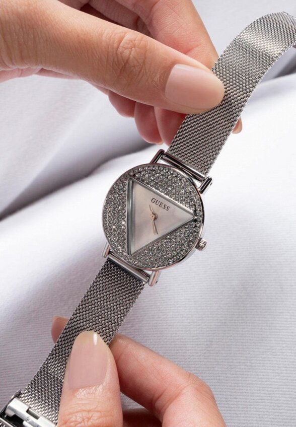 Часы Guess