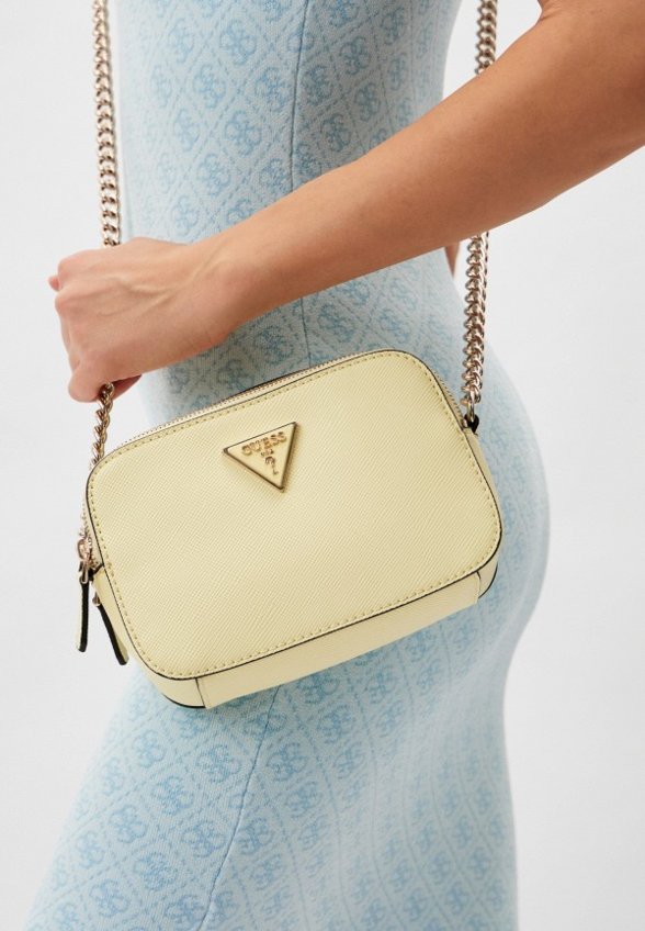 Сумка Guess