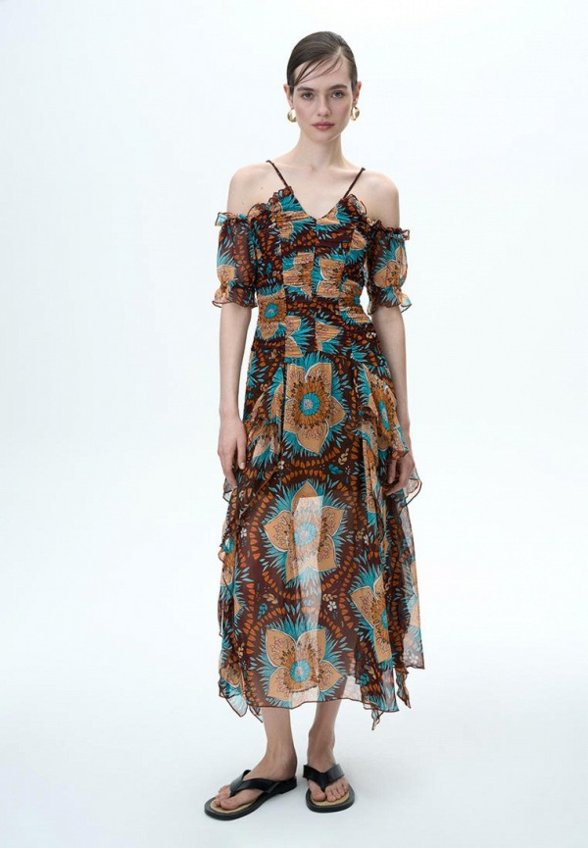 Платье Brusnika