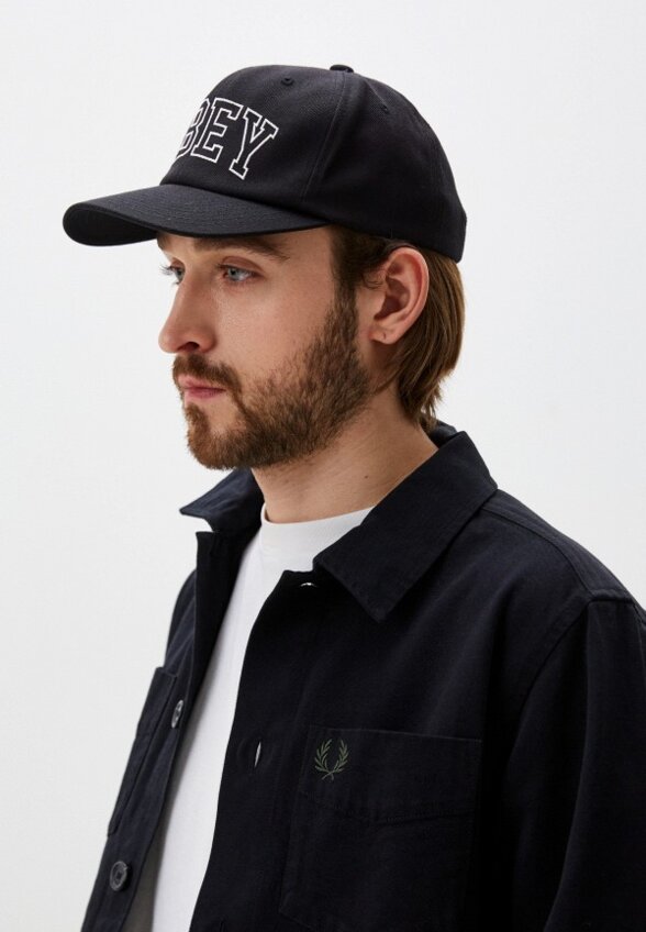 Бейсболка Obey