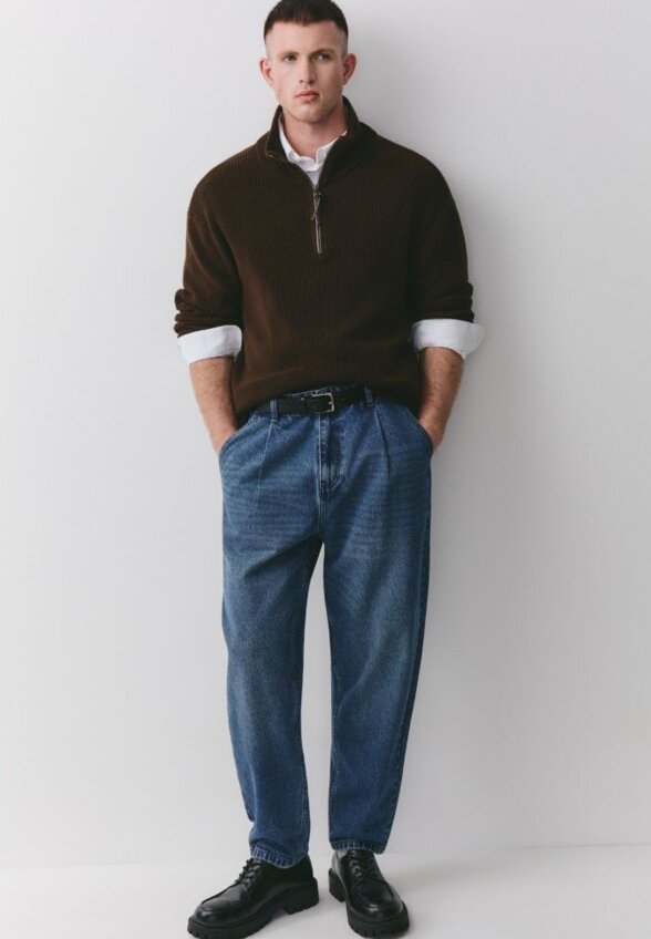 Джинсы объемного силуэта с защипами