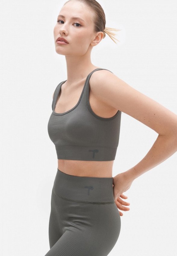 Топ спортивный Top Top