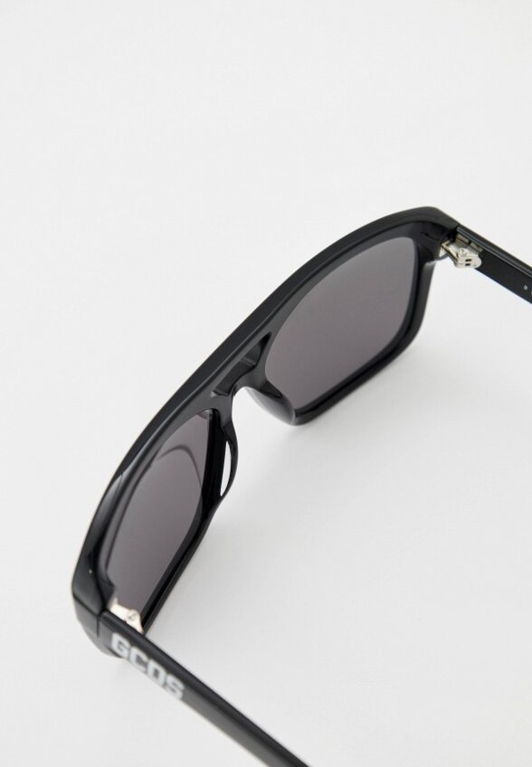 Очки солнцезащитные GCDS