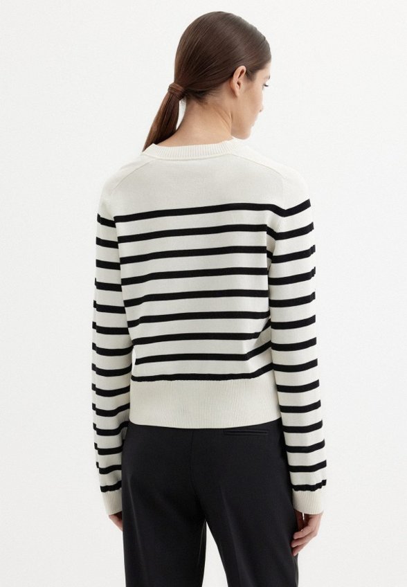 Джемпер Charuel