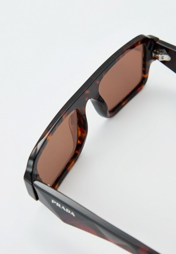 Очки солнцезащитные Prada