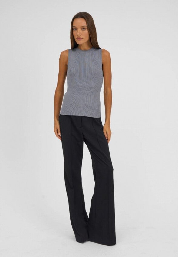 Топ Gabriel and Ester London