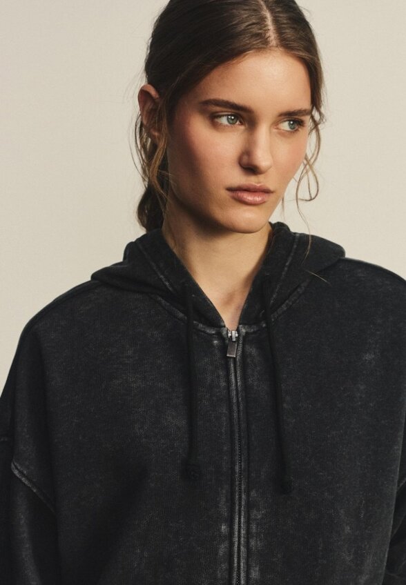 Толстовка Zarina