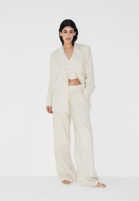 Жилет I Am Studio