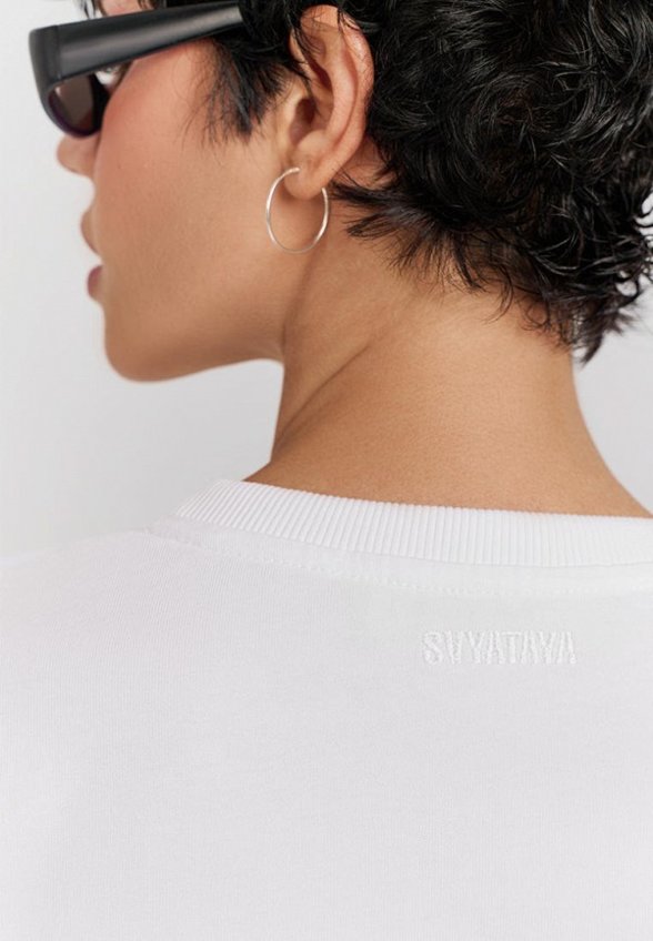 Футболка Святая