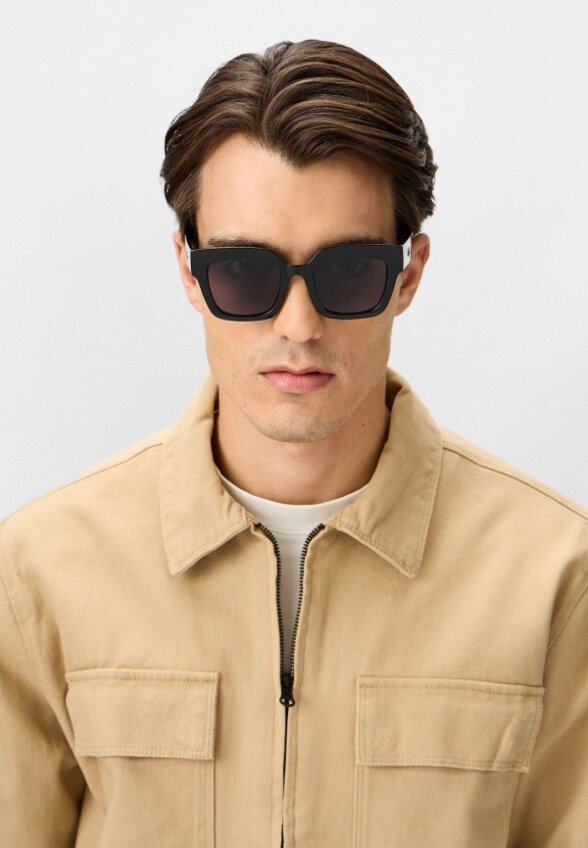 Очки солнцезащитные Vans