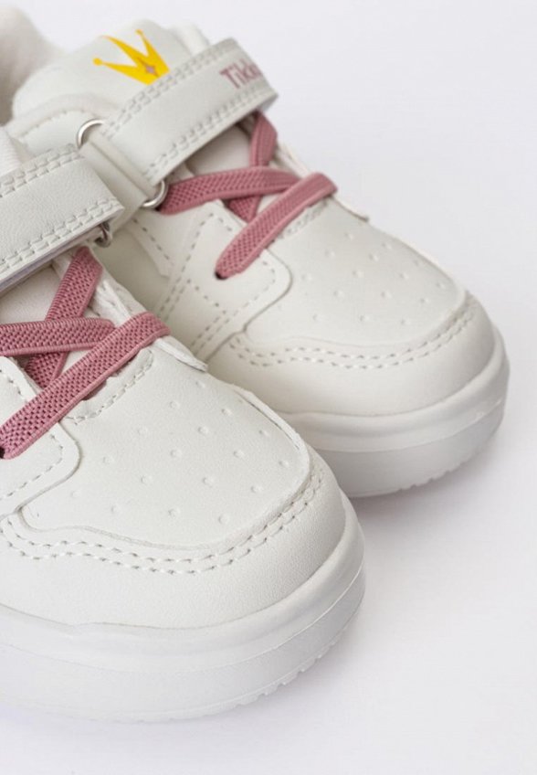 Кроссовки Tikkago