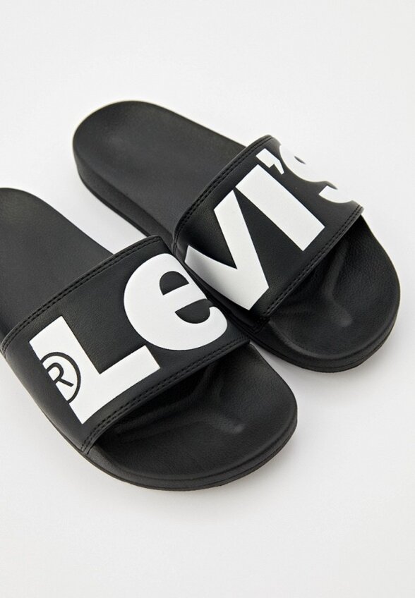 Сланцы Levi's®