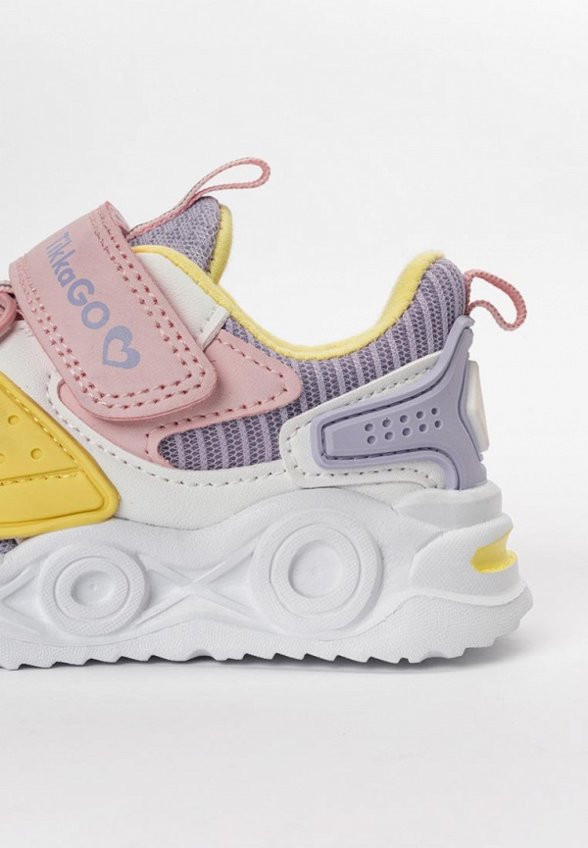 Кроссовки Tikkago