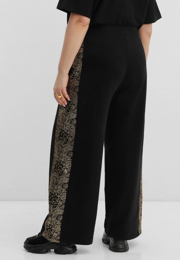 Брюки спортивные Lilly Bennet