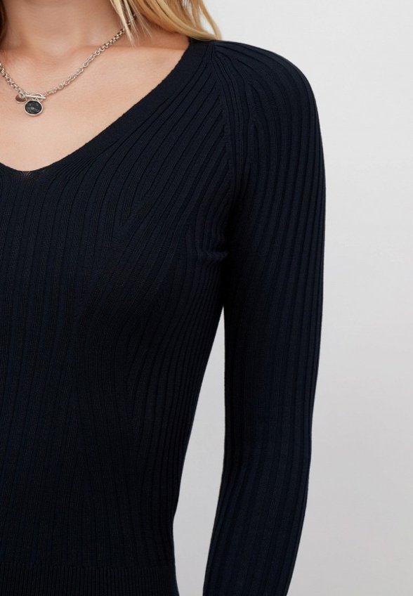 Пуловер Modis