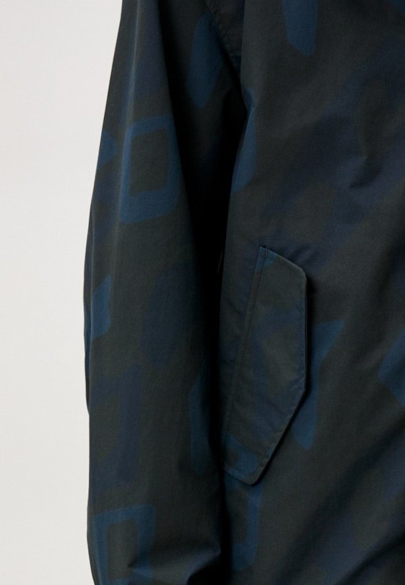 Ветровка Mustang