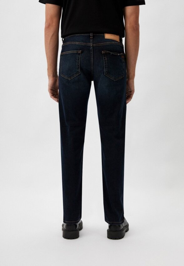 Джинсы Iceberg