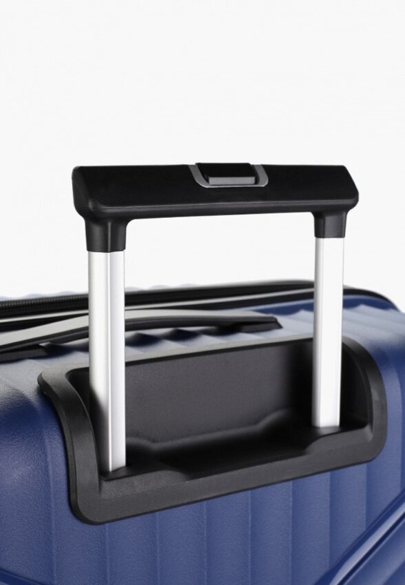 Чемодан и бьюти-кейс Vitacci