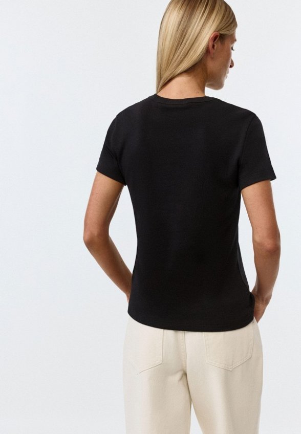 Футболка Sela