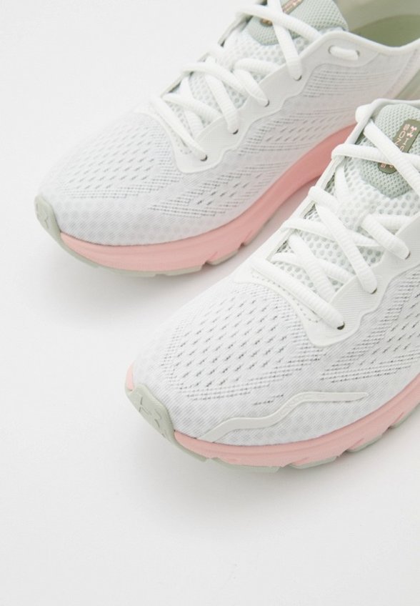 Кроссовки Under Armour