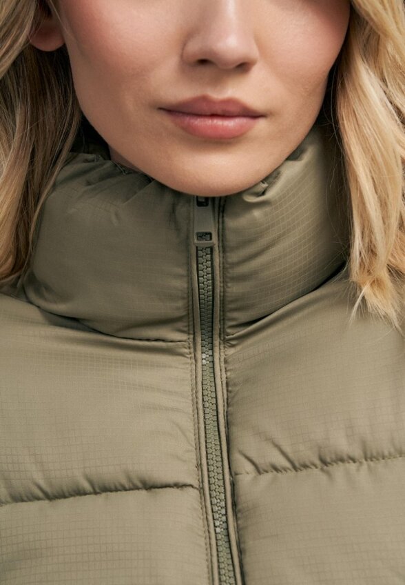 Пуховик Твое