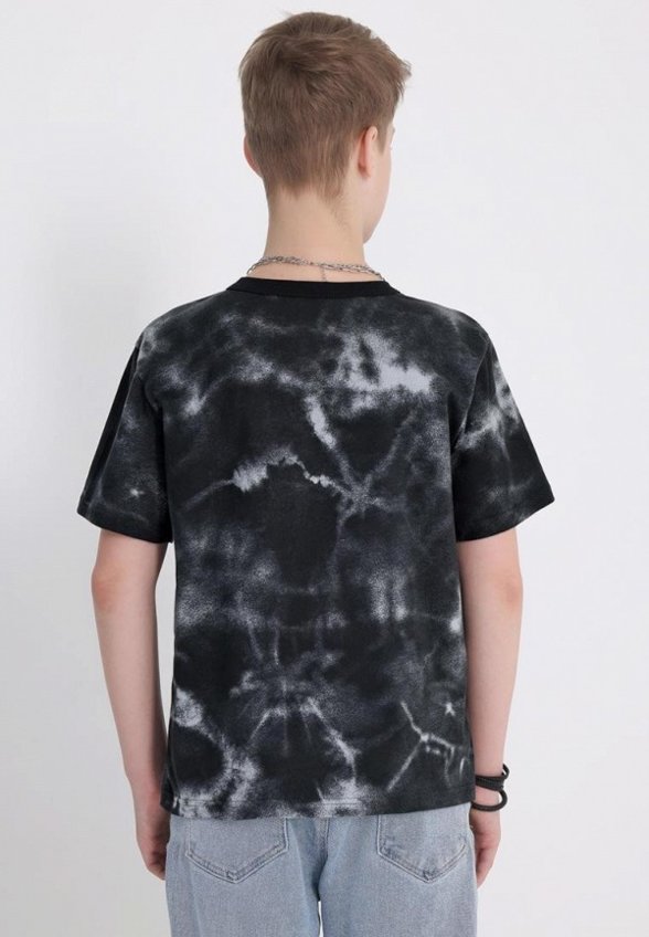 Футболка Апрель