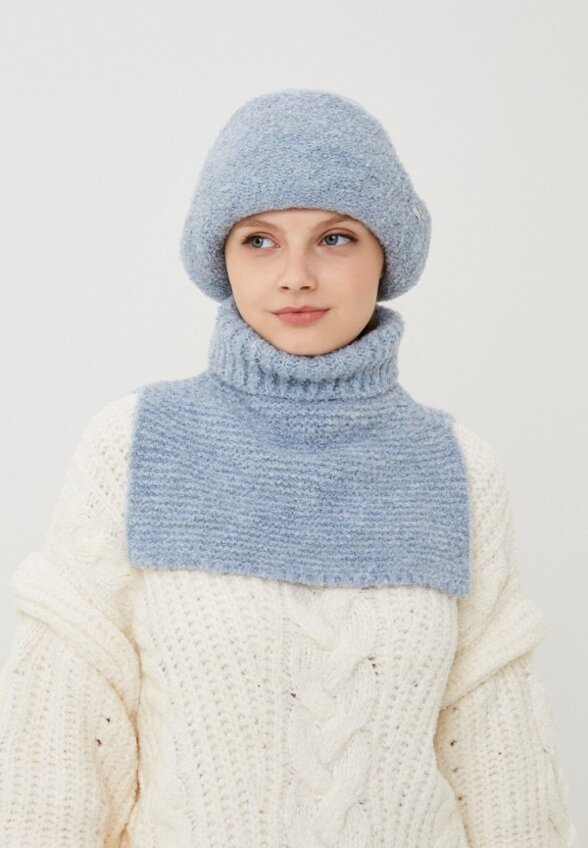 Шапка, манишка и варежки Landre