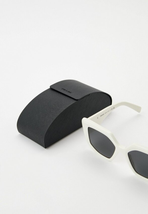 Очки солнцезащитные Prada