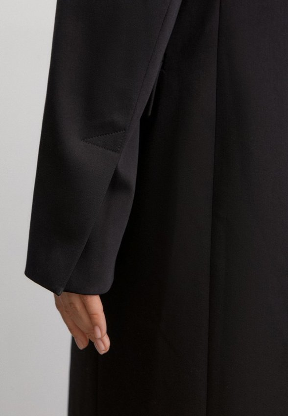 Пальто двубортное I Am Studio